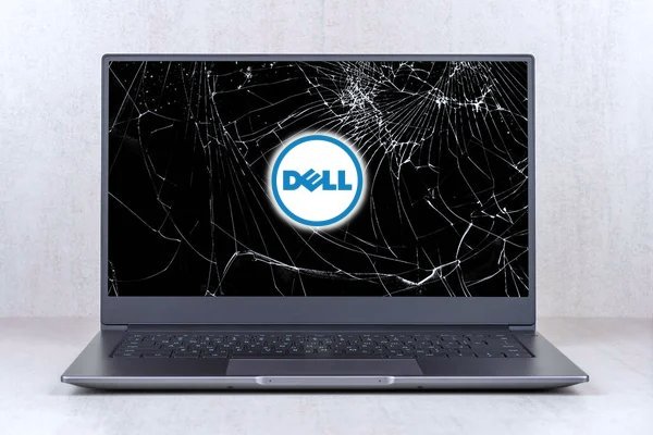 Dell Laptop Ekran Değişimi